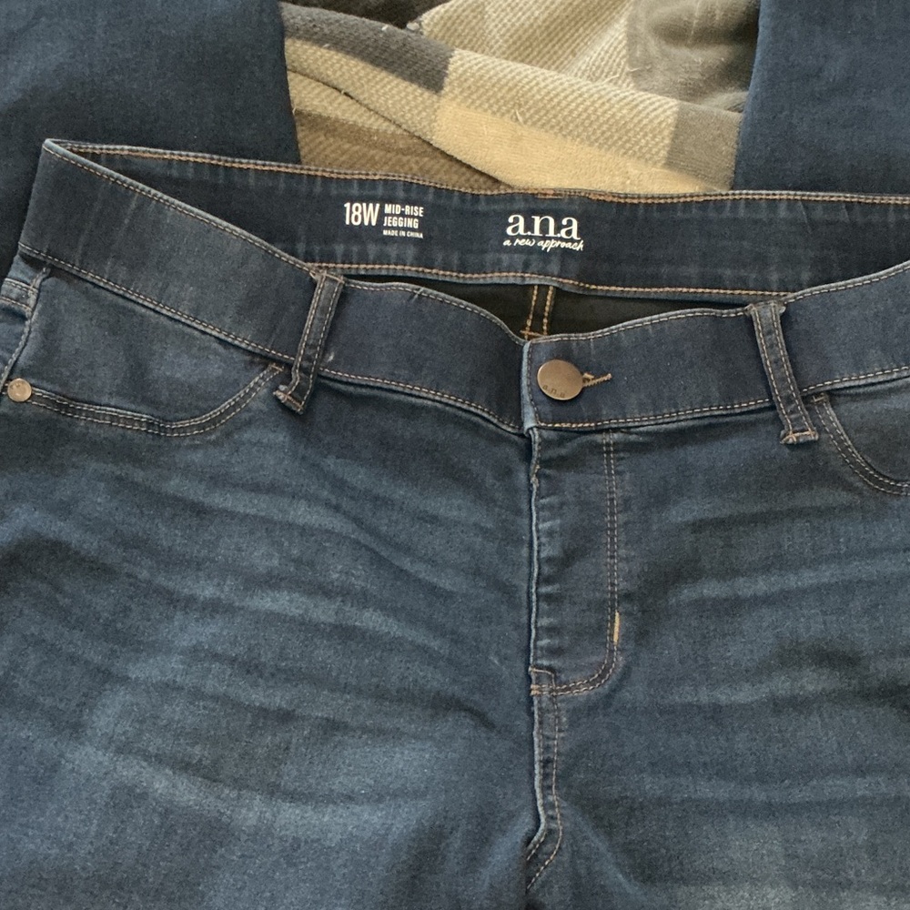 A.n.a mid rise jegging
